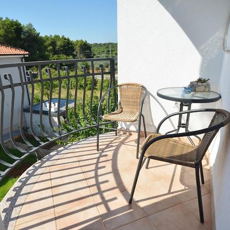 Rita Apartment Cocaletto Ровінь Екстер'єр фото